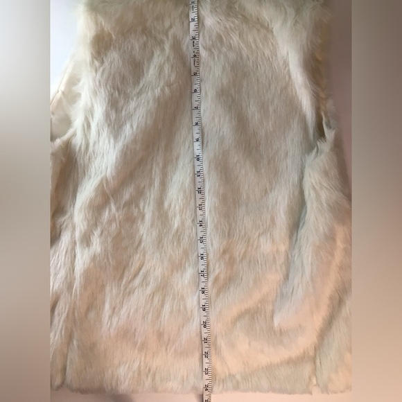 Gap NWT Faux Fur Natural Ecru Oversized Open Vest Small Medium Bloggers Favorite - Picture 11 of 11